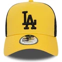 gelbe-und-schwarze-trucker-kappe-mit-schwarzem-logo-a-frame-league-essential-der-los-angeles-dodgers-mlb-von-new-era