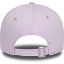 violette-verstellbare-curved-cap-fur-damen-9twenty-wordmark-von-malibu-beach-california-von-new-era