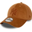 verstellbare-braune-9forty-cord-kappe-mit-gebogenem-schirm-der-new-york-yankees-mlb-von-new-era