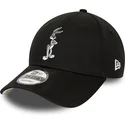 schwarze-verstellbare-9forty-kappe-mit-gebogenem-schirm-bugs-bunny-looney-tunes-von-new-era