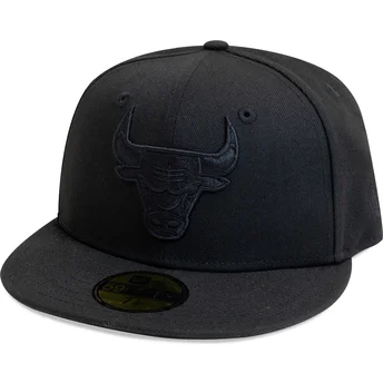 Schwarze enganliegende Flatcap mit schwarzem Logo 59FIFTY Essential von Chicago Bulls NBA von New Era