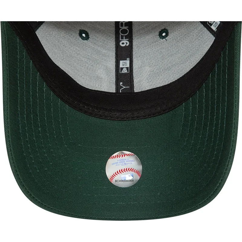 dunkelgrune-verstellbare-curved-cap-9forty-league-essential-der-new-york-yankees-mlb-von-new-era