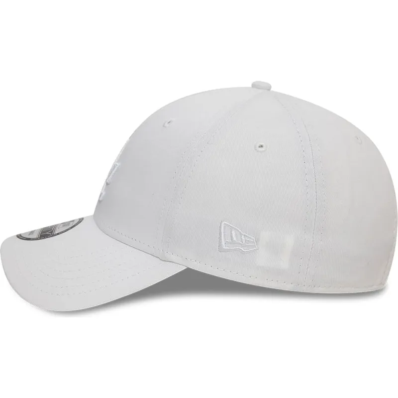 weisse-verstellbare-curved-cap-mit-weissem-logo-9forty-league-essential-der-los-angeles-dodgers-mlb-von-new-era