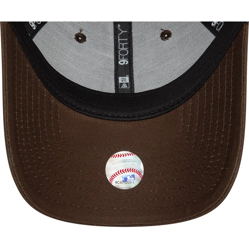 cap-ivelt-kafyav-reguliruema-lenta-9forty-league-essential-new-york-yankees-mlb-new-era