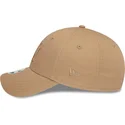ljusbrun-bojd-justerbar-keps-med-ljusbrunt-logo-for-dam-9forty-league-essential-fran-new-york-yankees-mlb-av-new-era
