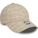 beige-verstellbare-damenkappe-9forty-monogram-der-new-york-yankees-mlb-von-new-era