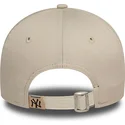 verstellbare-beige-damenkappe-9forty-floral-der-new-york-yankees-mlb-von-new-era