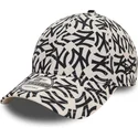 justerbar-beige-och-svart-bojd-keps-9forty-monogram-fran-new-york-yankees-mlb-av-new-era