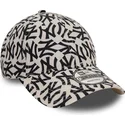 justerbar-beige-och-svart-bojd-keps-9forty-monogram-fran-new-york-yankees-mlb-av-new-era