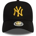 gorra-trucker-negra-para-mujer-con-logo-amarillo-a-frame-metallic-de-new-york-yankees-mlb-de-new-era