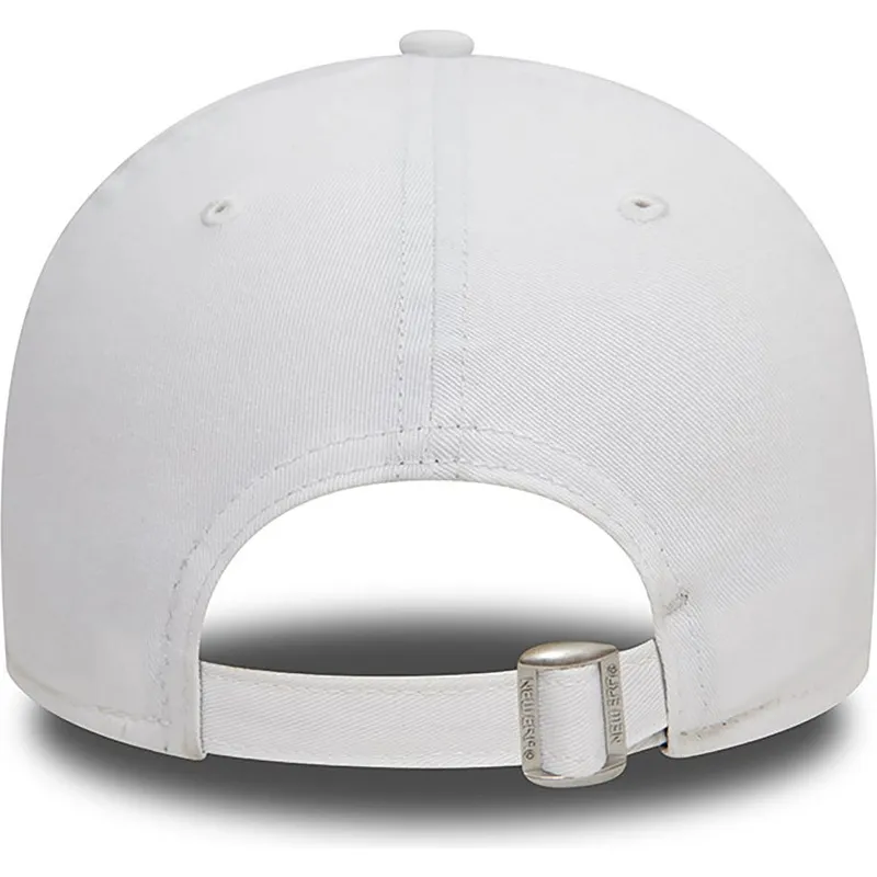 weisse-verstellbare-curved-cap-9forty-von-new-era
