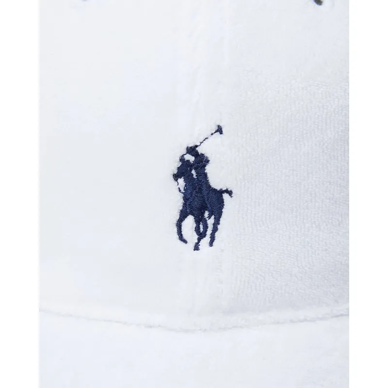weisse-verstellbare-curved-cap-mit-blauem-logo-cotton-terry-classic-sport-von-polo-ralph-lauren