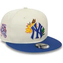 weisse-und-blaue-flache-snapback-kappe-9fifty-floral-der-new-york-yankees-mlb-von-new-era