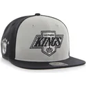 los-angeles-kings-nhl-sure-shot-snapback-kappe-in-grau-und-schwarz-von-47-brand