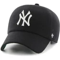 schwarze-gebogene-kappe-mit-lederriemen-von-new-york-yankees-mlb-clean-up-von-47-brand