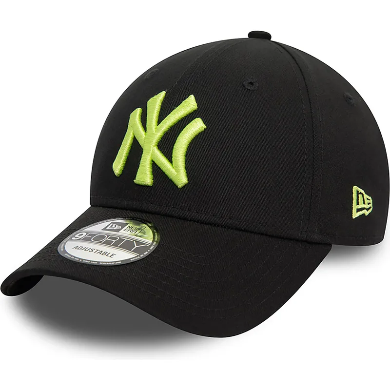 schwarze-verstellbare-curved-cap-mit-grunem-logo-9forty-league-essential-der-new-york-yankees-mlb-von-new-era