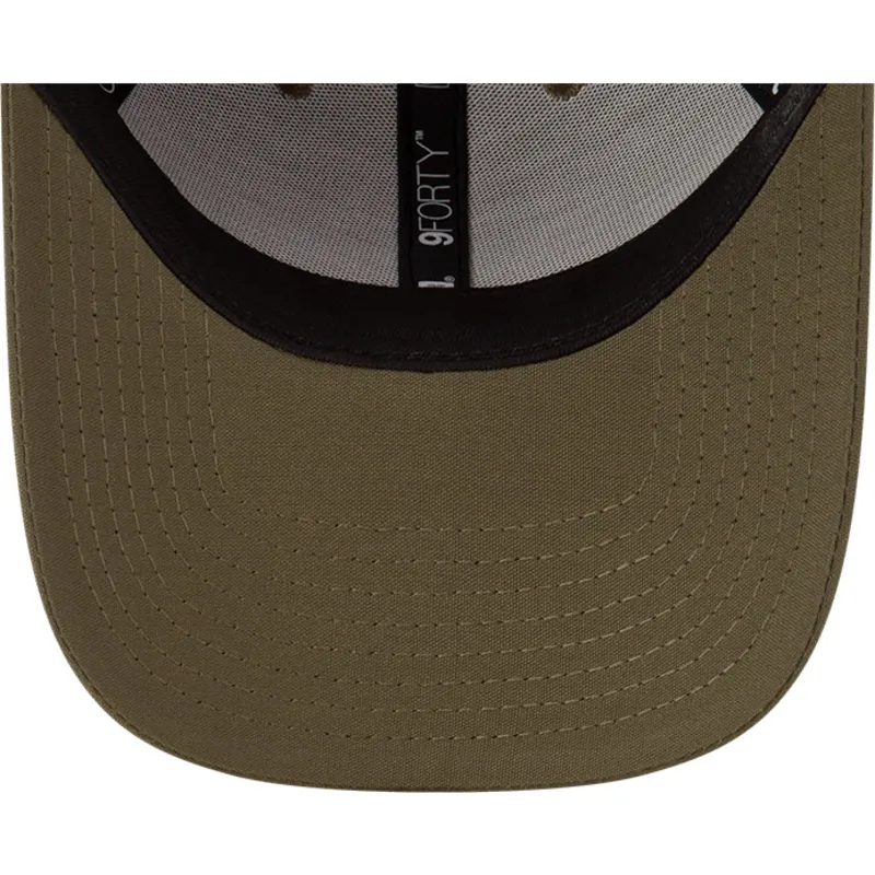 grune-verstellbare-curved-cap-9forty-repreve-wordmark-von-red-bull-racing-formula-1-von-new-era