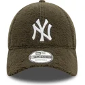 grune-verstellbare-curved-cap-9forty-borg-der-new-york-yankees-mlb-von-new-era