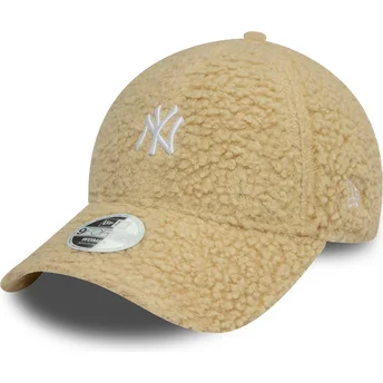 Beige justerbar böjd keps för kvinnor 9FORTY Borg av New York Yankees MLB från New Era