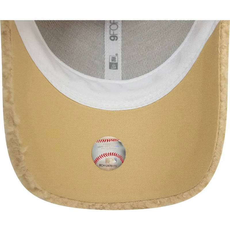 beige-verstellbare-curved-cap-fur-damen-9forty-borg-der-new-york-yankees-mlb-von-new-era