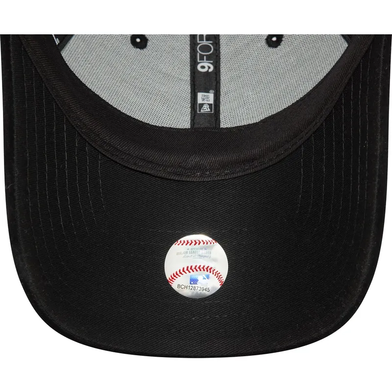 schwarze-gebogene-verstellbare-damenkappe-9forty-velour-diamante-der-new-york-yankees-mlb-von-new-era