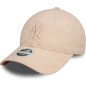gebogene-rosa-verstellbare-damenkappe-9twenty-padded-new-york-yankees-mlb-von-new-era