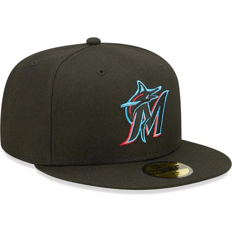 schwarze-enganliegende-59fifty-ac-perf-flatcap-der-miami-marlins-mlb-von-new-era