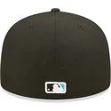 schwarze-enganliegende-59fifty-ac-perf-flatcap-der-miami-marlins-mlb-von-new-era