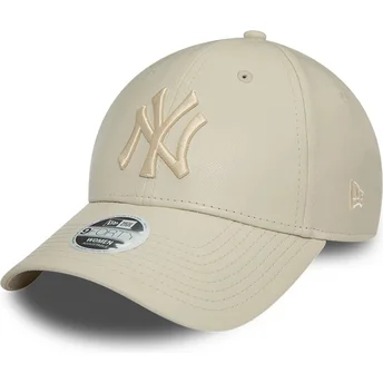 New Era Curved Brim Women 9FORTY PU New York Yankees MLB Beige Adjustable Cap with Beige Logo