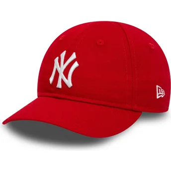 Verstellbare rote Kinderkappe mit gebogenem Schirm 9FORTY League Essential Inf der New York Yankees MLB von New Era