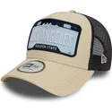 beige-und-schwarze-trucker-kappe-a-frame-license-plate-von-los-angeles-stadte-und-strande-von-new-era