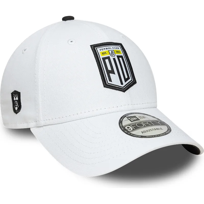 vit-justerbar-kurvad-keps-9forty-core-fran-pio-fc-kings-league-av-new-era