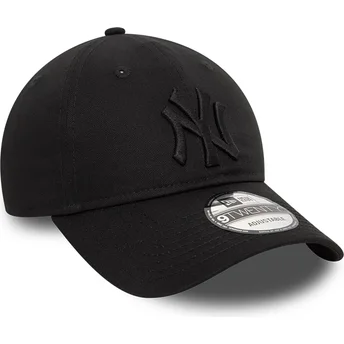 New Era New York Yankees MLB 9TWENTY League Essential svart justerbar böjd keps med svart logotyp