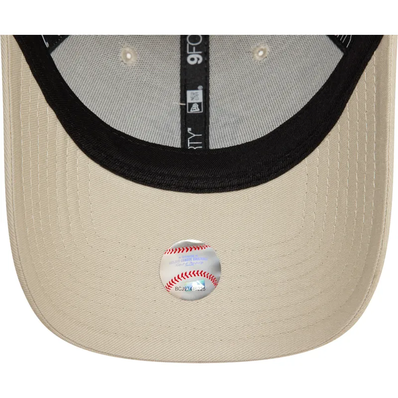 cap-ivelt-bezhov-reguliruema-lenta-negro-9forty-team-outline-new-york-yankees-mlb-new-era