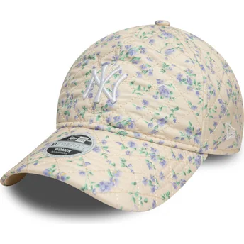 Beige justerbar kurvad keps för kvinnor 9TWENTY Floral Quilt New York Yankees MLB från New Era