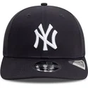 marineblaue-gebogene-snapback-kappe-9seventy-stretch-snap-der-new-york-yankees-mlb-von-new-era