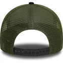 svart-och-gron-truckerkeps-9forty-a-frame-patch-fran-new-era