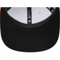 weisse-und-schwarze-flache-trucker-kappe-snapback-9fifty-checkered-visor-von-mclaren-racing-formula-1-von-new-era
