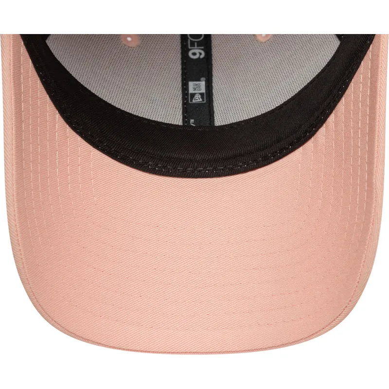 rosa-verstellbare-curved-cap-fur-damen-mit-rosa-logo-9forty-league-essential-der-new-york-yankees-mlb-von-new-era