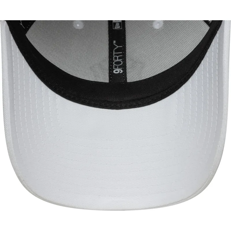 cap-ivelt-byal-reguliruema-lenta-9forty-outline-new-york-yankees-mlb-new-era