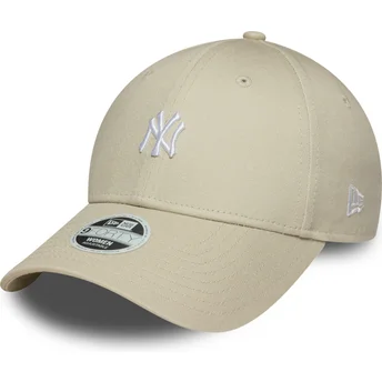 Böjd beige justerbar keps för dam 9FORTY Mini Logo från New York Yankees MLB av New Era