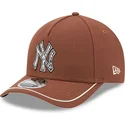 brun-kurvad-keps-snapback-9forty-m-crown-a-frame-motorsport-fran-new-york-yankees-mlb-av-new-era