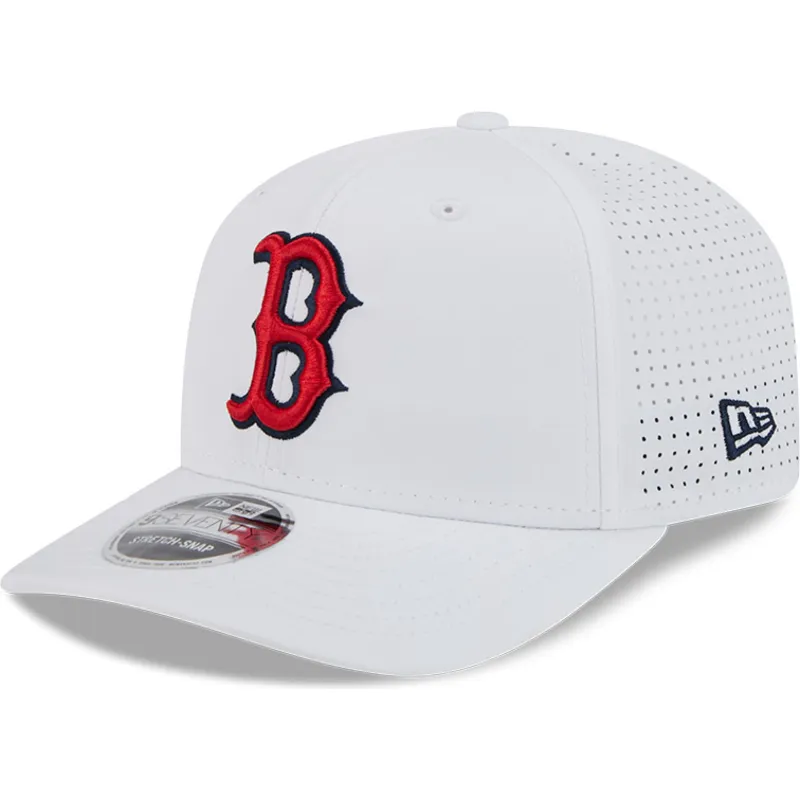 weisse-trucker-cap-9seventy-perf-spring-training-fan-pack-2025-der-boston-red-sox-mlb-von-new-era