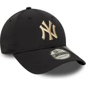 schwarze-verstellbare-kappe-mit-gebogenem-schirm-und-beigem-logo-9forty-recycled-der-new-york-yankees-mlb-von-new-era