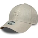 beige-gebogene-verstellbare-damenkappe-9forty-woven-der-new-york-yankees-mlb-von-new-era