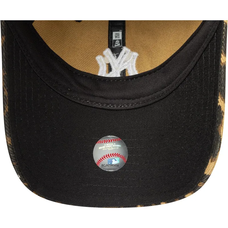 sapkak-ivelt-leopardmintas-allithato-9twenty-outline-new-york-yankees-mlb-new-era sapkak-ivelt-leopardmintas-allithato-9twenty-outline-new-york-yankees-mlb-new-era