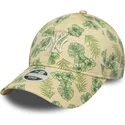 verstellbare-beige-damenkappe-mit-gebogenem-schirm-9twenty-all-over-print-tropical-der-new-york-yankees-mlb-von-new-era