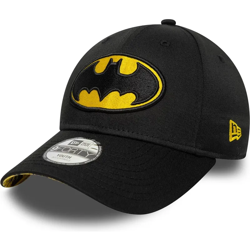 schwarze-gebogene-verstellbare-kinderkappe-9forty-all-over-print-von-batman-dc-comics-von-new-era