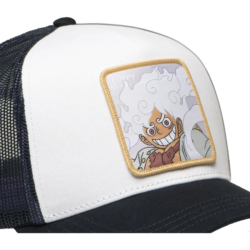 weisse-und-schwarze-trucker-kappe-monkey-d-luffy-op5-gea-one-piece-von-capslab