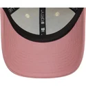 justerbar-beige-och-rosa-bojd-keps-9forty-contrast-fran-red-bull-racing-formula-1-av-new-era